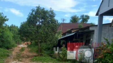 Jalan Tak Tersentuh Semenisasi, Pencitraan Masif Tanpa Bukti Jalan Tak Tersentuh Semenisasi, Pencitraan Masif Tanpa Bukti