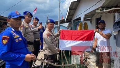 Ditpolairud Polda Kepri Salurkan 100 Bendera Merah Putih ke Masyarakat Pesisir Pantai, Rangka HUT RI ke-78