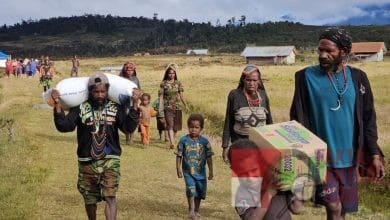 Kapolri Salurkan 264,7 Ton Beras, 1.500 Paket Sembako Bagi Warga Papua Terdampak Kekeringan Kapolri Salurkan 264,7 Ton Beras, 1.500 Paket Sembako Bagi Warga Papua Terdampak Kekeringan