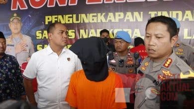 Kapolresta Barelang Gelar Konferensi Pers Ungkap Pelaku Pembunuhan di Kec. Sagulung Kota Batam Kapolresta Barelang Gelar Konferensi Pers Ungkap Pelaku Pembunuhan di Kec. Sagulung Kota Batam