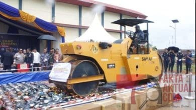 Bea Cukai Batam Musnahkan Barang Ilegal Dengan Nilai 16,4 Miliar Rupiah Bea Cukai Batam Musnahkan Barang Ilegal Dengan Nilai 16,4 Miliar Rupiah