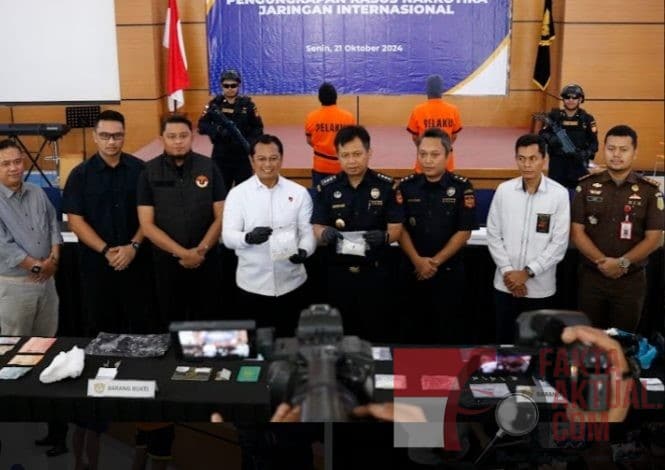 Selundupkan Narkoba Lewat Selangkangan, Dua Nelayan Dibekuk Bea Cukai Batam