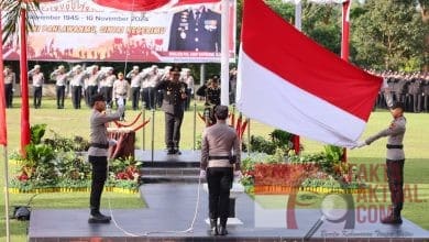 Irjen Pol Yan Fitri Halimansyah Kapolda Kepri Pimpin Upacara Peringatan Hari Pahlawan Nasional Irjen Pol Yan Fitri Halimansyah Kapolda Kepri Pimpin Upacara Peringatan Hari Pahlawan Nasional