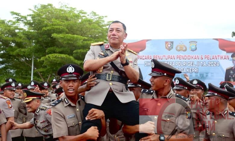 Kapolda Kepri Pimpin Upacara Penutupan Pendidikan Bintara Polri 2024 Di SPN Polda Kepri 