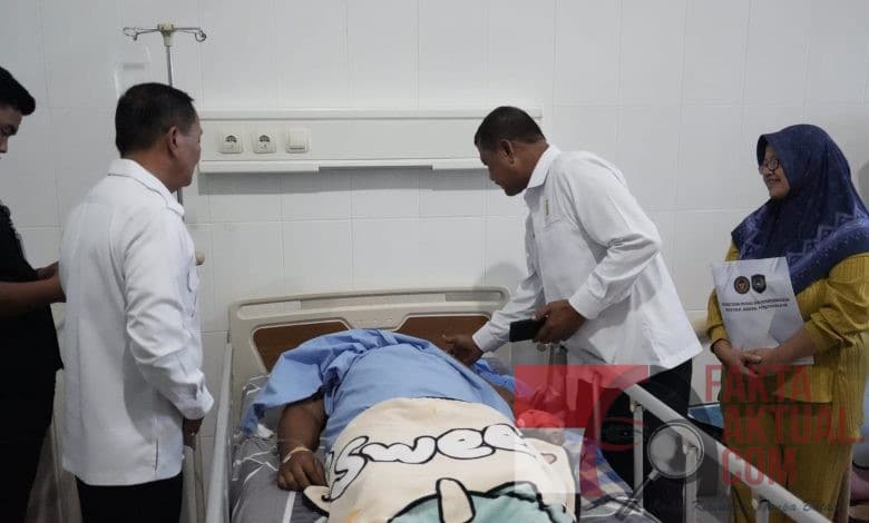 Dirjenpas Mashudi Jenguk Langsung Petugas Lapas yang Dirawat di RSUD Nabire