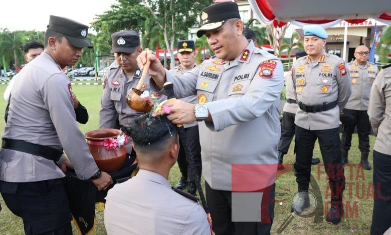 Kapolda Kepri Pimpin Upacara Kenaikan Pangkat Kepada 442 Personel Jajaran Polda Kepri