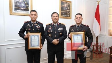 Dua Kapolsek Polresta Barelang Terima Penghargaan Kapolda Kepri, Bukti Dedikasi dan Loyalitas Tanpa Batas Dua Kapolsek Polresta Barelang Terima Penghargaan Kapolda Kepri, Bukti Dedikasi dan Loyalitas Tanpa Batas