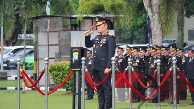 Polda Kepri Gelar Upacara di Hari Pahlawan ke-80, Hingga Tabur Bunga di Makam Pahlawan
